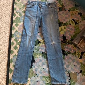 501 Distressed Levi’s size 28